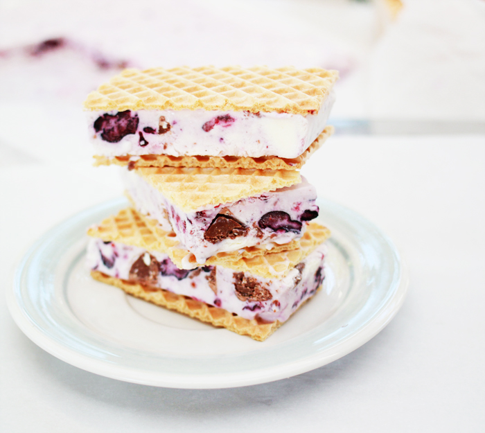 Berry & Chocolate Homemade Ice Cream Sandwiches from casinositekor.highwallsblog.com