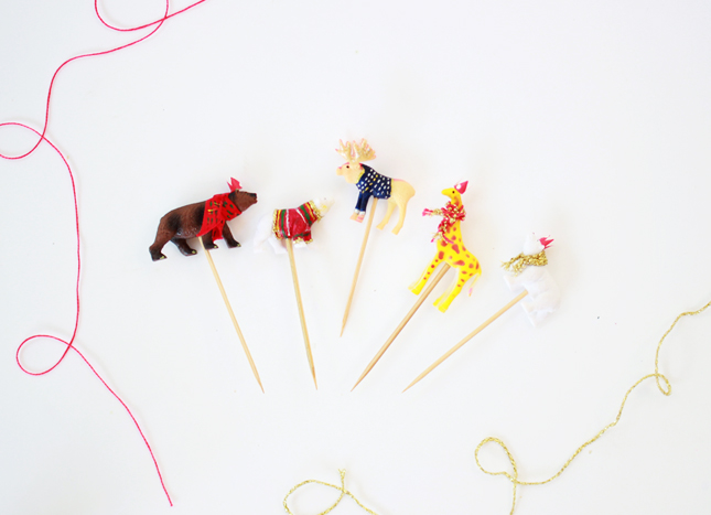 DIY | Wintery Animal Cupcake Toppers from casinositekor.highwallsblog.com