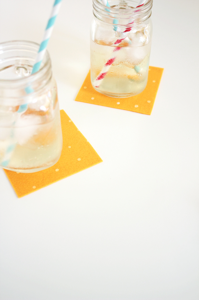 DIY | Spotted Coasters from casinositekor.highwallsblog.com
