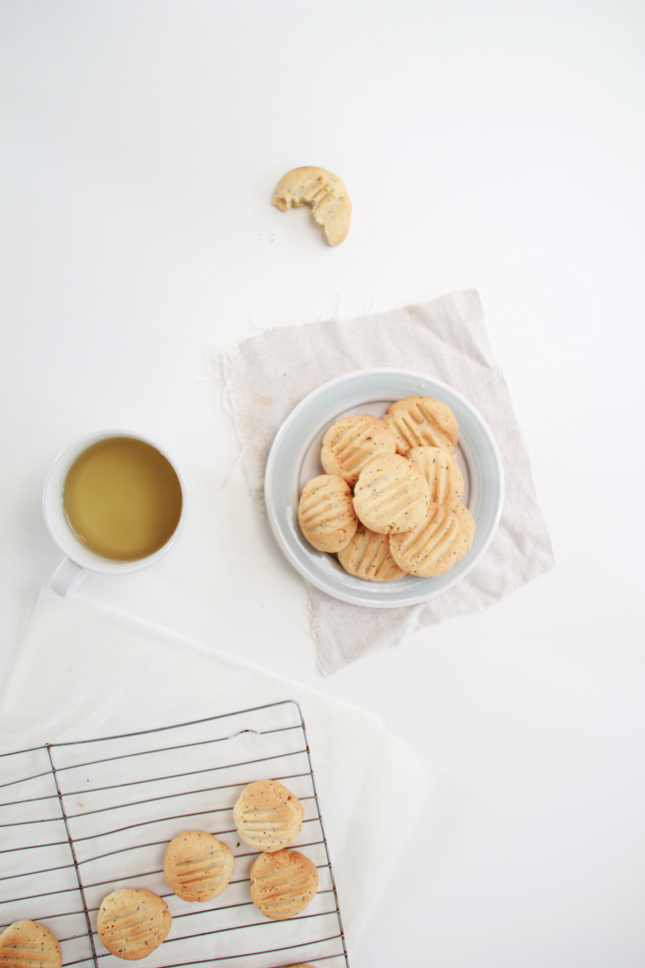 GLUTEN FREE Lemon, Honey & Poppy Seed Cookies | Recipe from casinositekor.highwallsblog.com