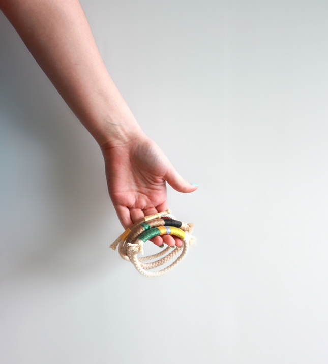 Make your own color blocked rope bracelet with this easy DIY | casinositekor.highwallsblog.com