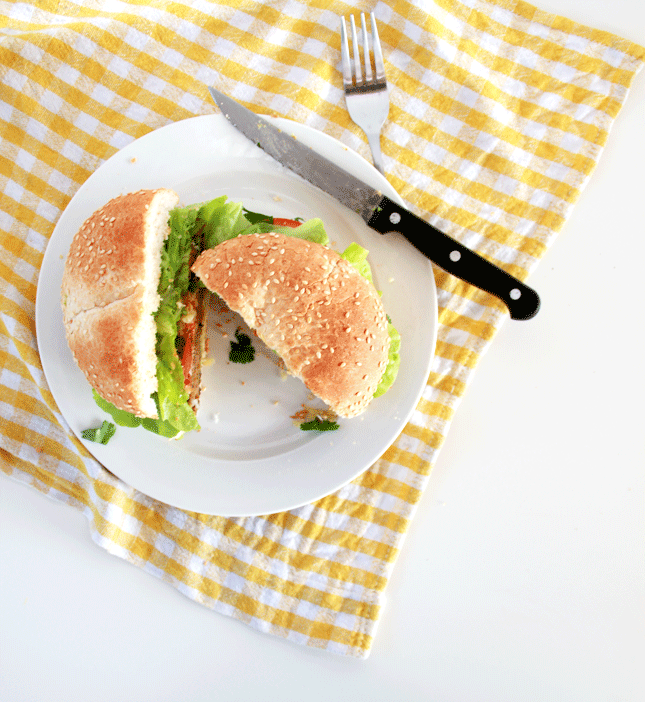 Mid-week meals: easy Taco Burgers (Click for the full recipe) | casinositekor.highwallsblog.com
