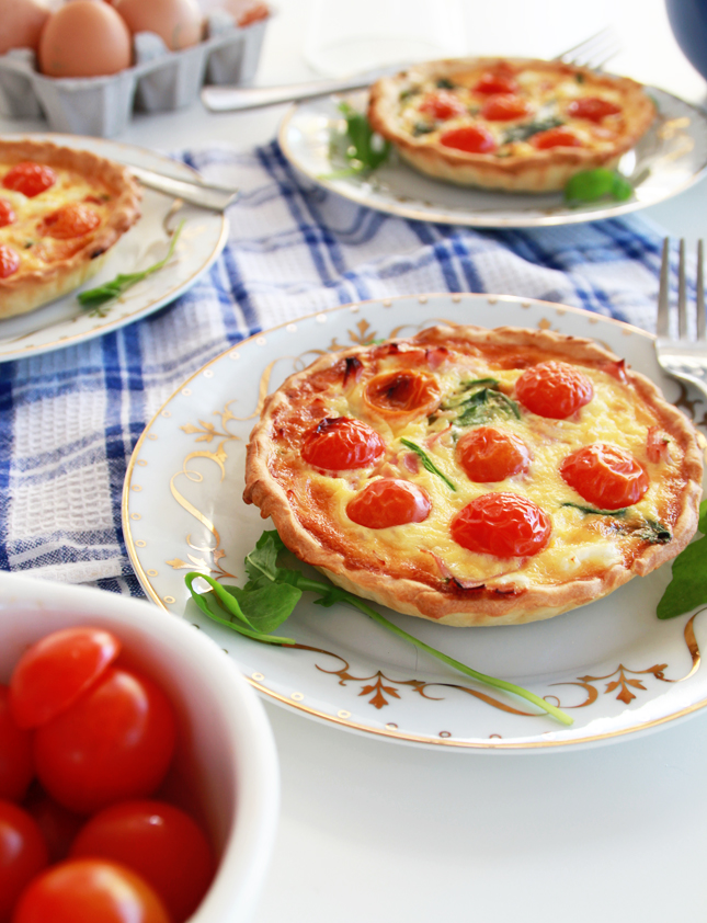 Feta, Spinach, Ham & Tomato Mini Quiches | casinositekor.highwallsblog.com