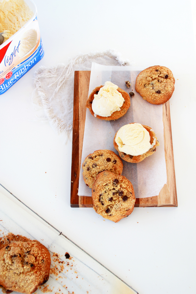 Chocolate Chip Crumb Cookie Ice Cream Sandwiches! WOW! | casinositekor.highwallsblog.com