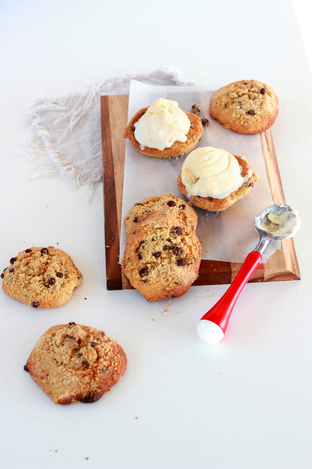 Chocolate Chip Crumb Cookie Ice Cream Sandwiches! WOW! | casinositekor.highwallsblog.com