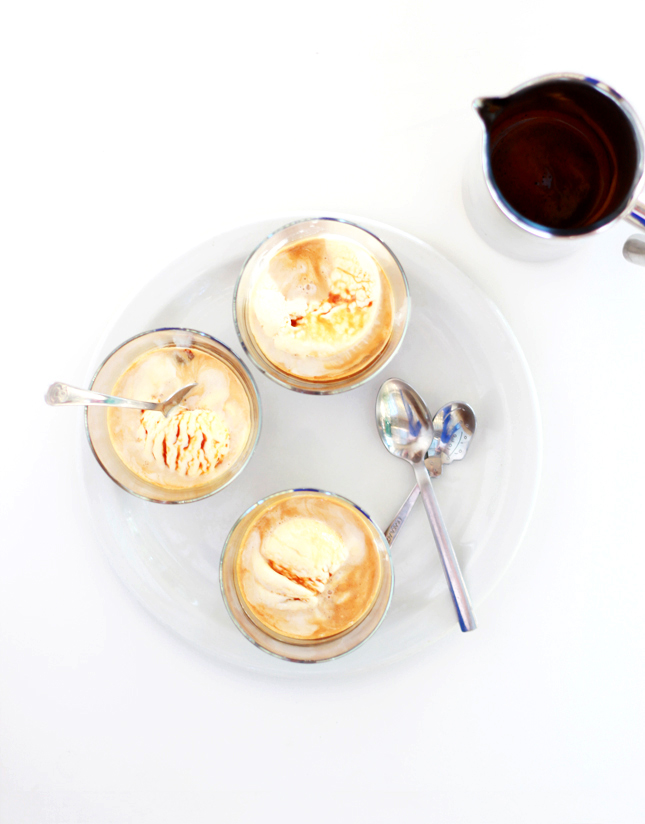 One for the coffee lovers - Homemade classic Italian Affogato | casinositekor.highwallsblog.com