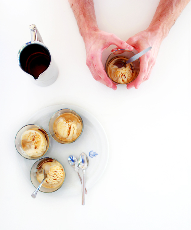 One for the coffee lovers - Homemade classic Italian Affogato | casinositekor.highwallsblog.com
