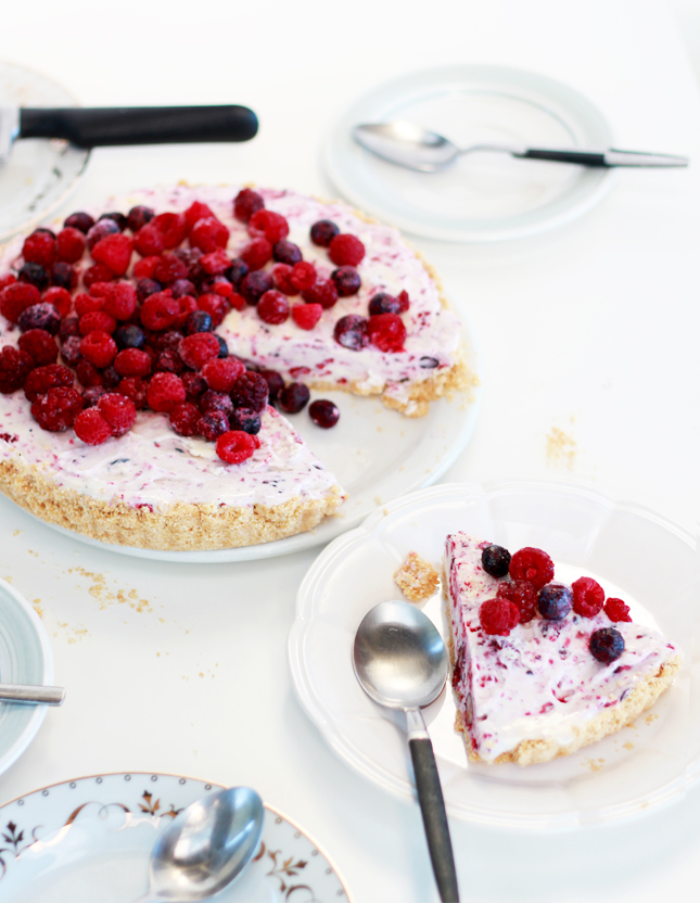 Mixed Berry Ice Cream Pie | casinositekor.highwallsblog.com