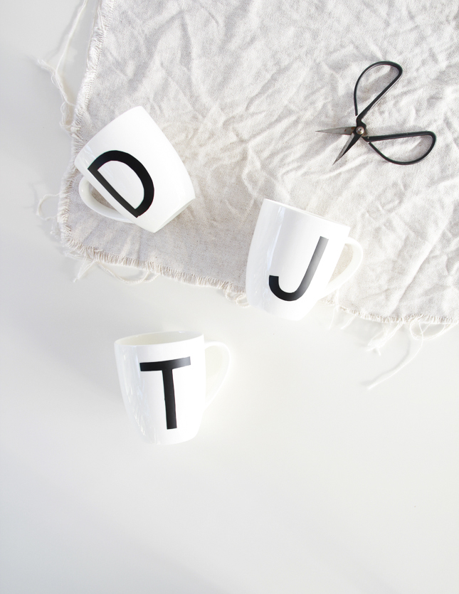 Make your own Monogrammed Mugs (click for the full steps) | casinositekor.highwallsblog.com