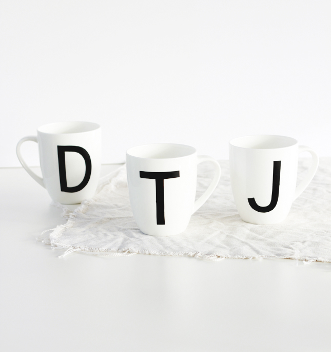Make your own Monogrammed Mugs (click for the full steps) | casinositekor.highwallsblog.com