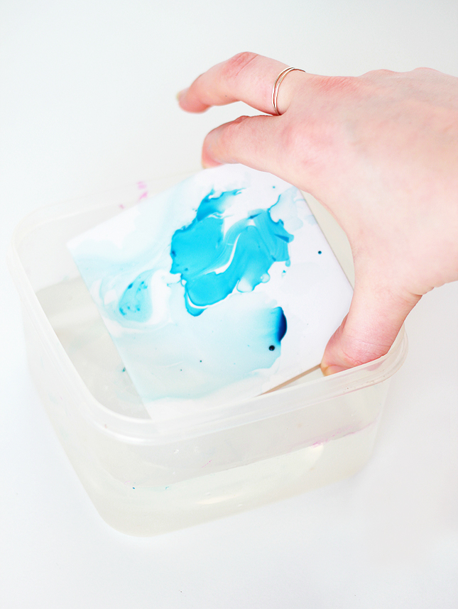Make your own marbled watercolor coasters | highwallsblog.com