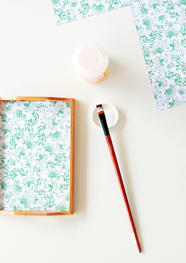 make over a bamboo display tray to hold your jewellery and knick knacks! 