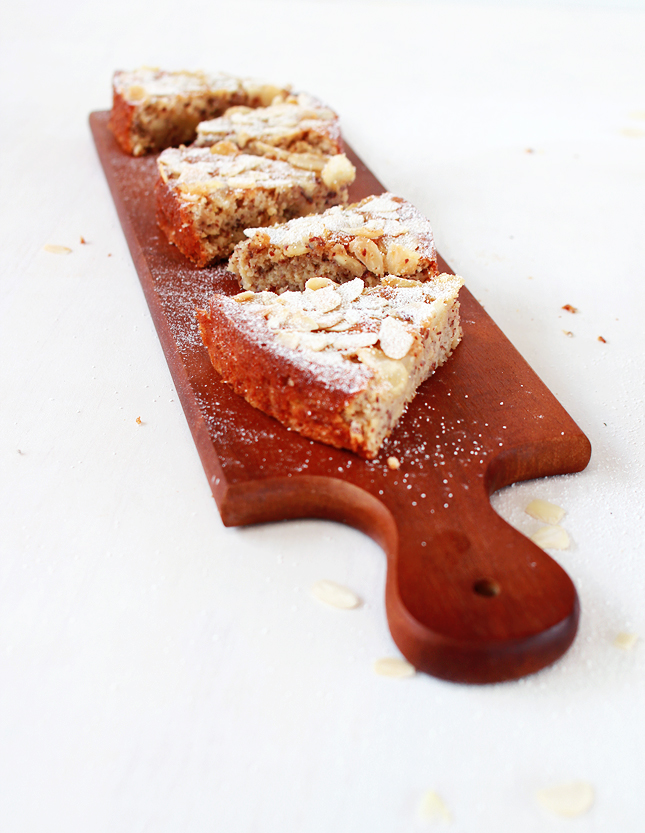 Lemon, Ricotta and Almond Flourless Cake