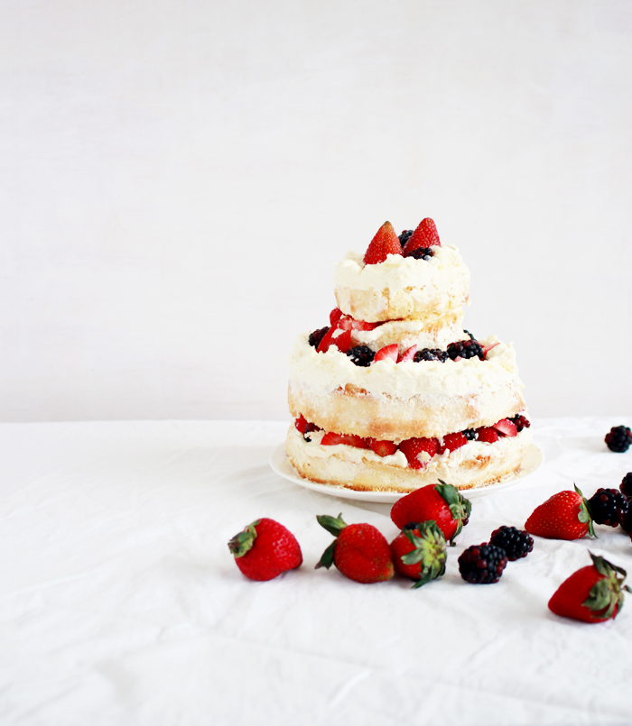 Elderflower cake with mascarpone frosting & mixed berries. YUM!