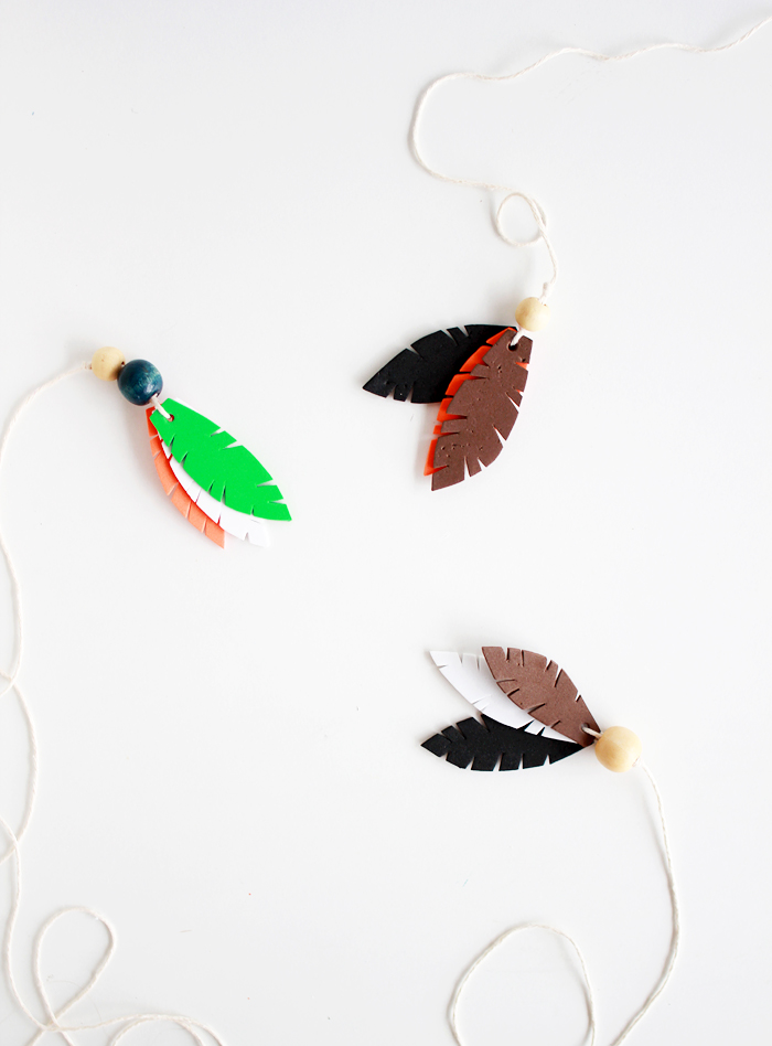 Entertain your feline friends: DIY Feathered Cat Toys | casinositekor.highwallsblog.com