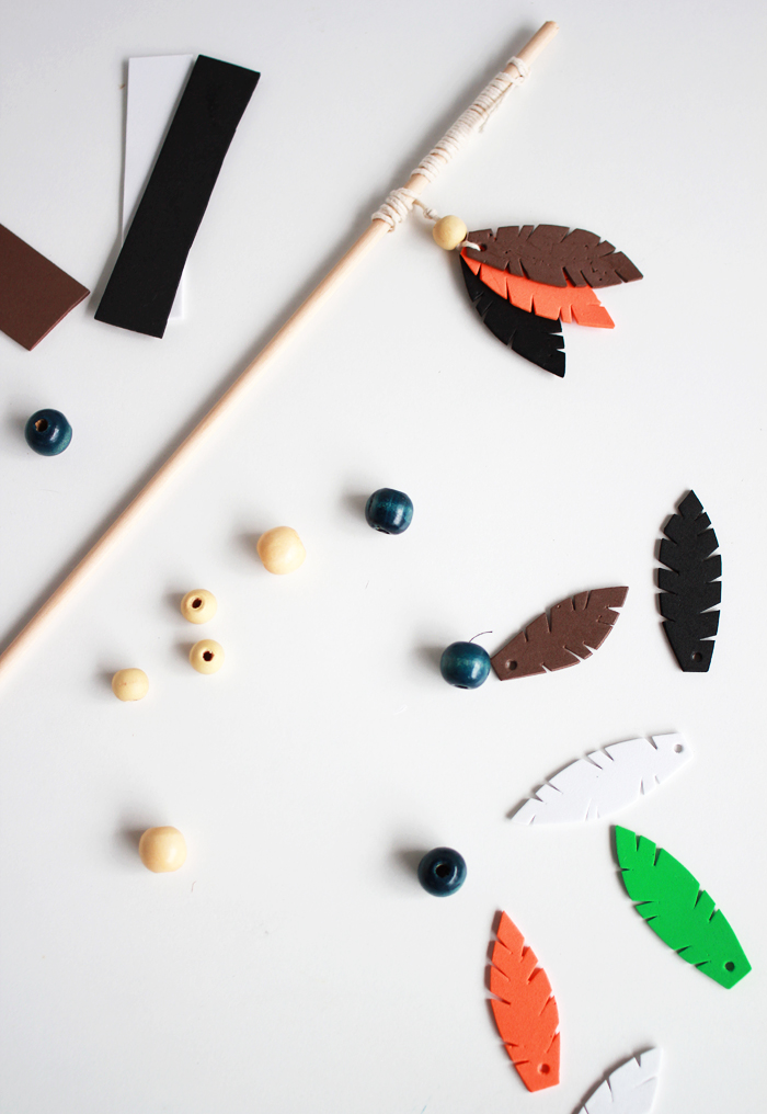 Entertain your feline friends: DIY Feathered Cat Toys | casinositekor.highwallsblog.com